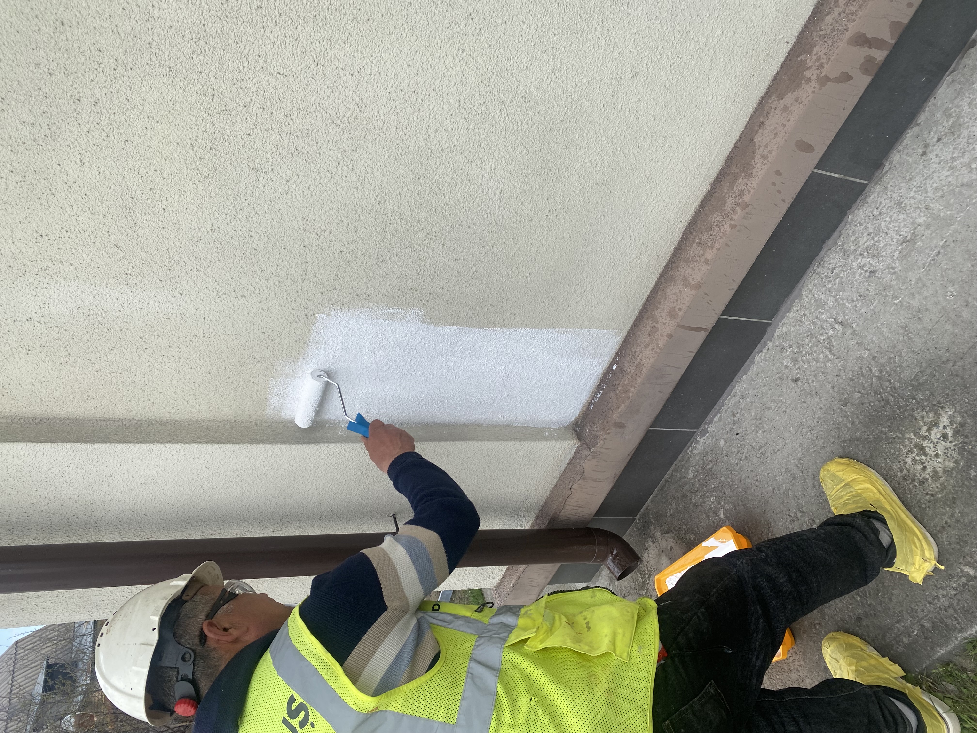 Our team were onsite with workers to demonstrate the product application and impact